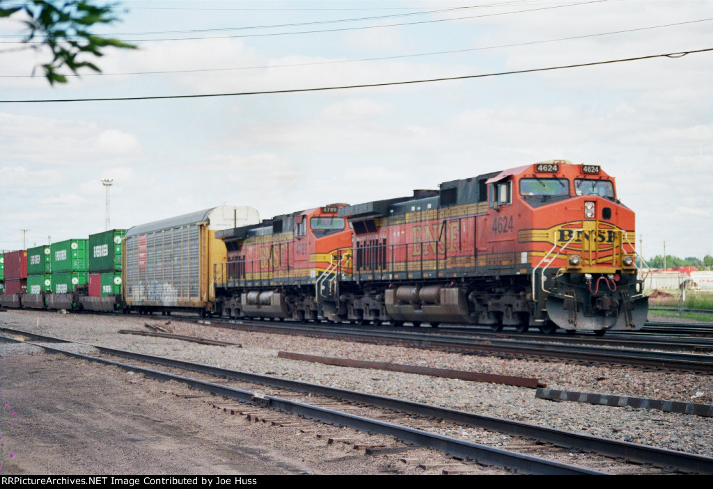 BNSF 4624 East